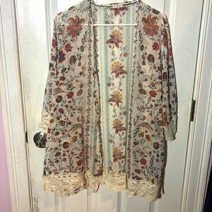 Beautiful floral top worn once